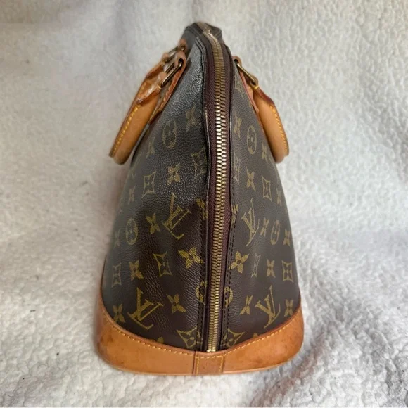 Louis Vuitton Alma PM Handbag - Picture 4 of 14